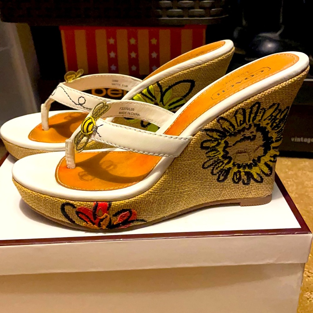 Pristine Coach Maddie Wedges🐝 - Picture 1 of 10